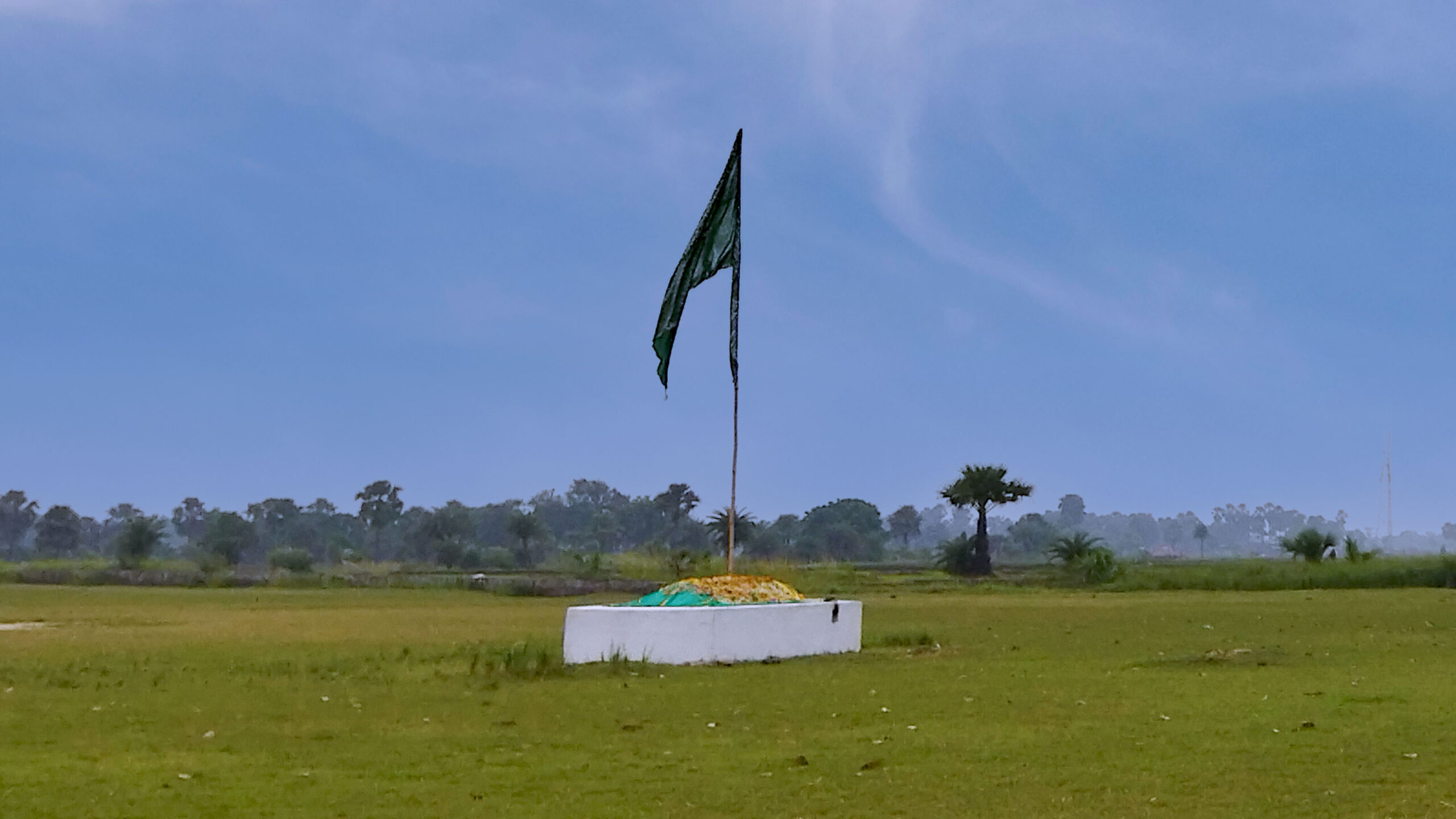 sarkar meemhindi grave